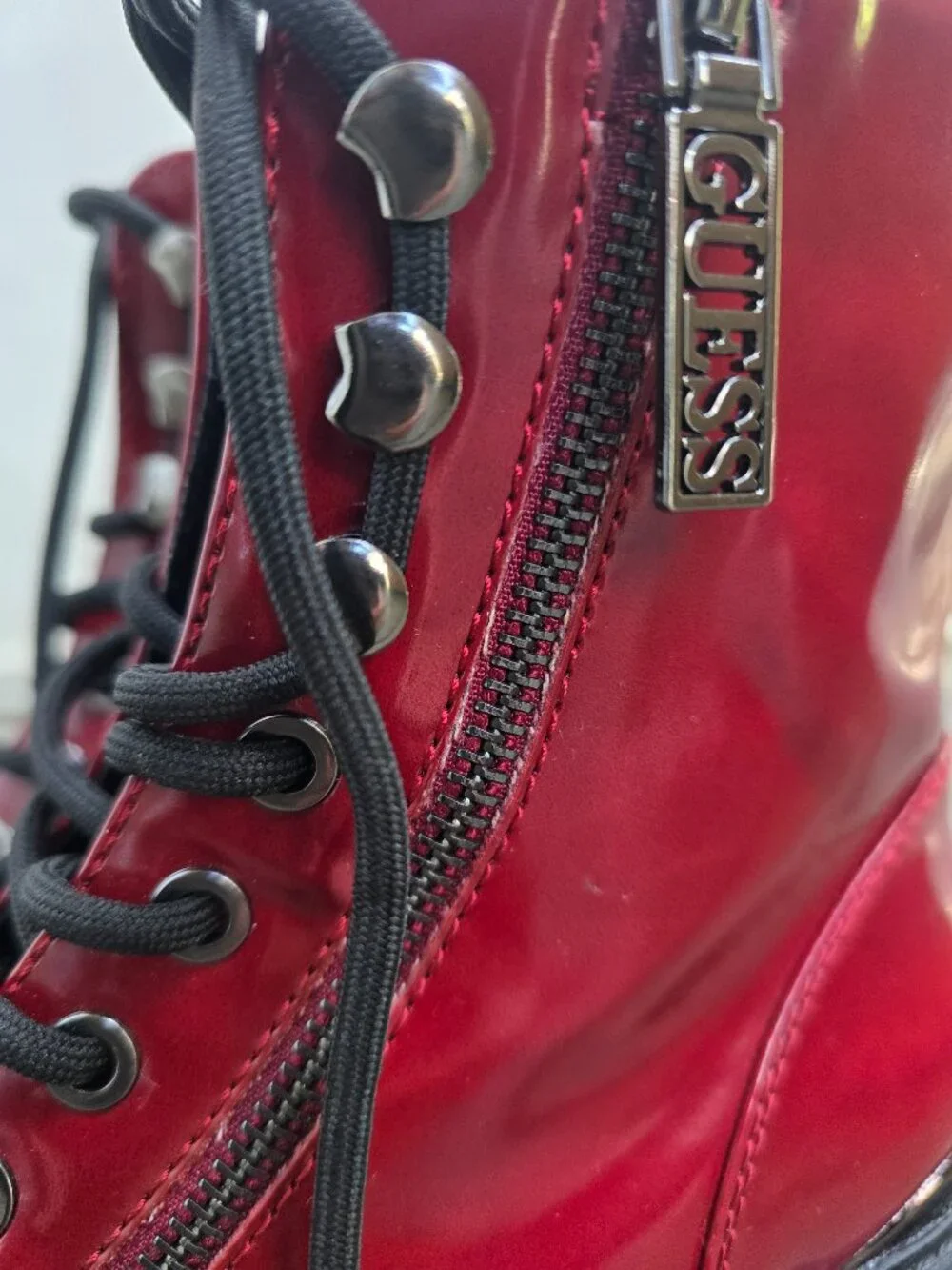 Guess Red faux leather combat boots with a 7-inch shaft - Picture 5 of 9